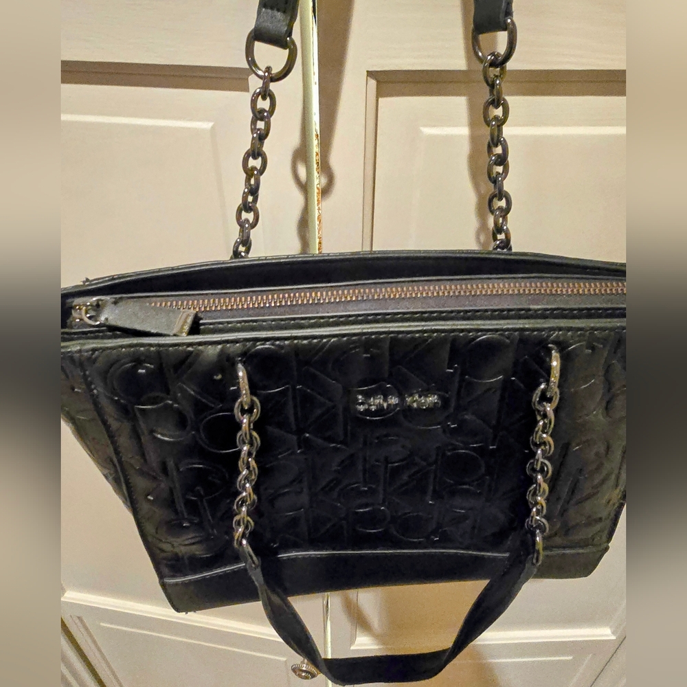 Calvin Klein Black Purse - Picture 5 of 7